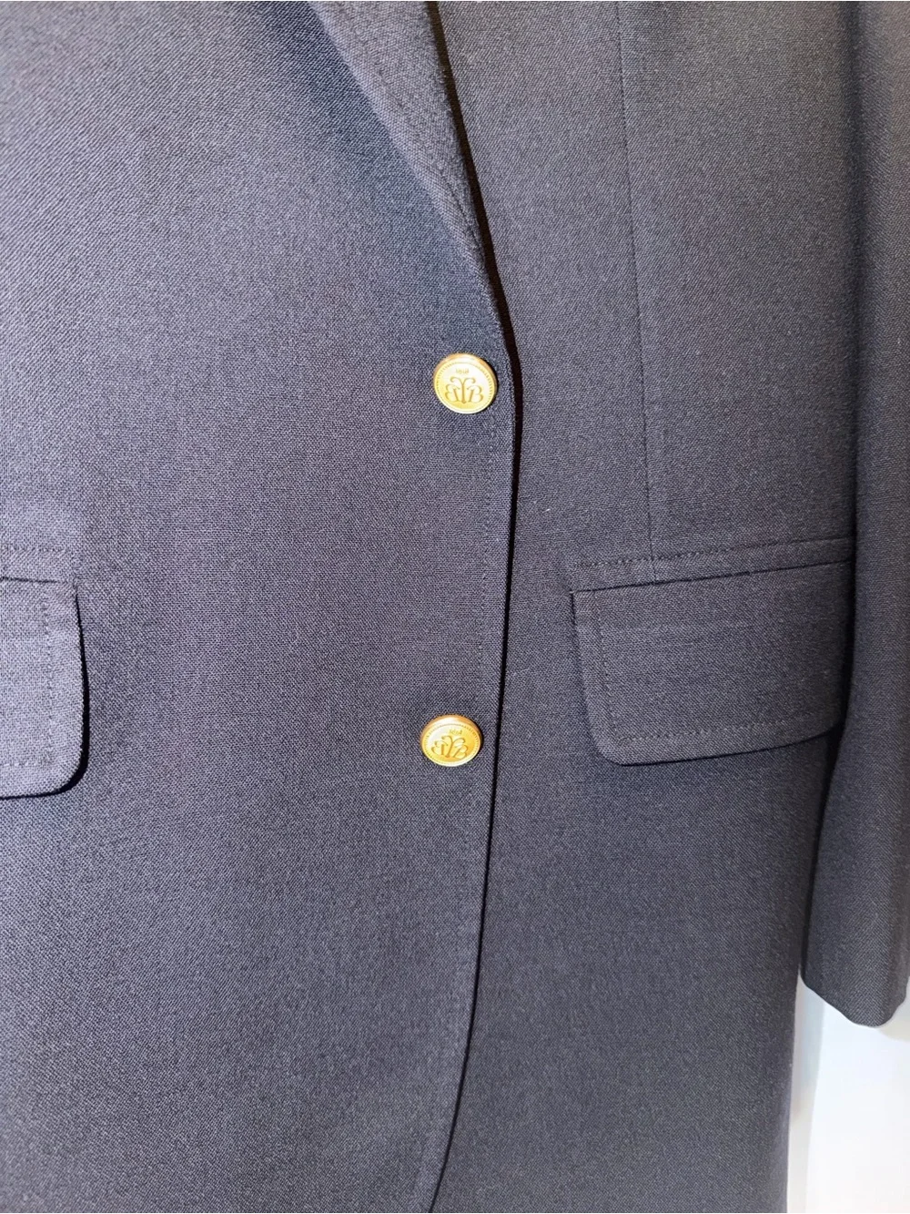 Brooks Brother’s Classic Men's Navy Blazer - Timeless Single-Breasted Jacket